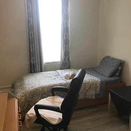 Private Room Steps To University Of Ottawa Downtown Екстериор снимка