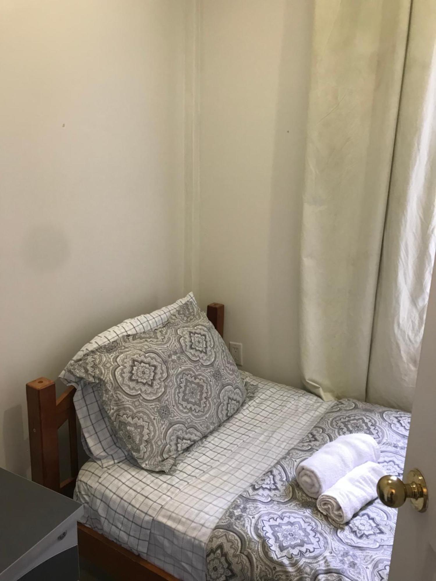 Private Room Steps To University Of Ottawa Downtown Екстериор снимка