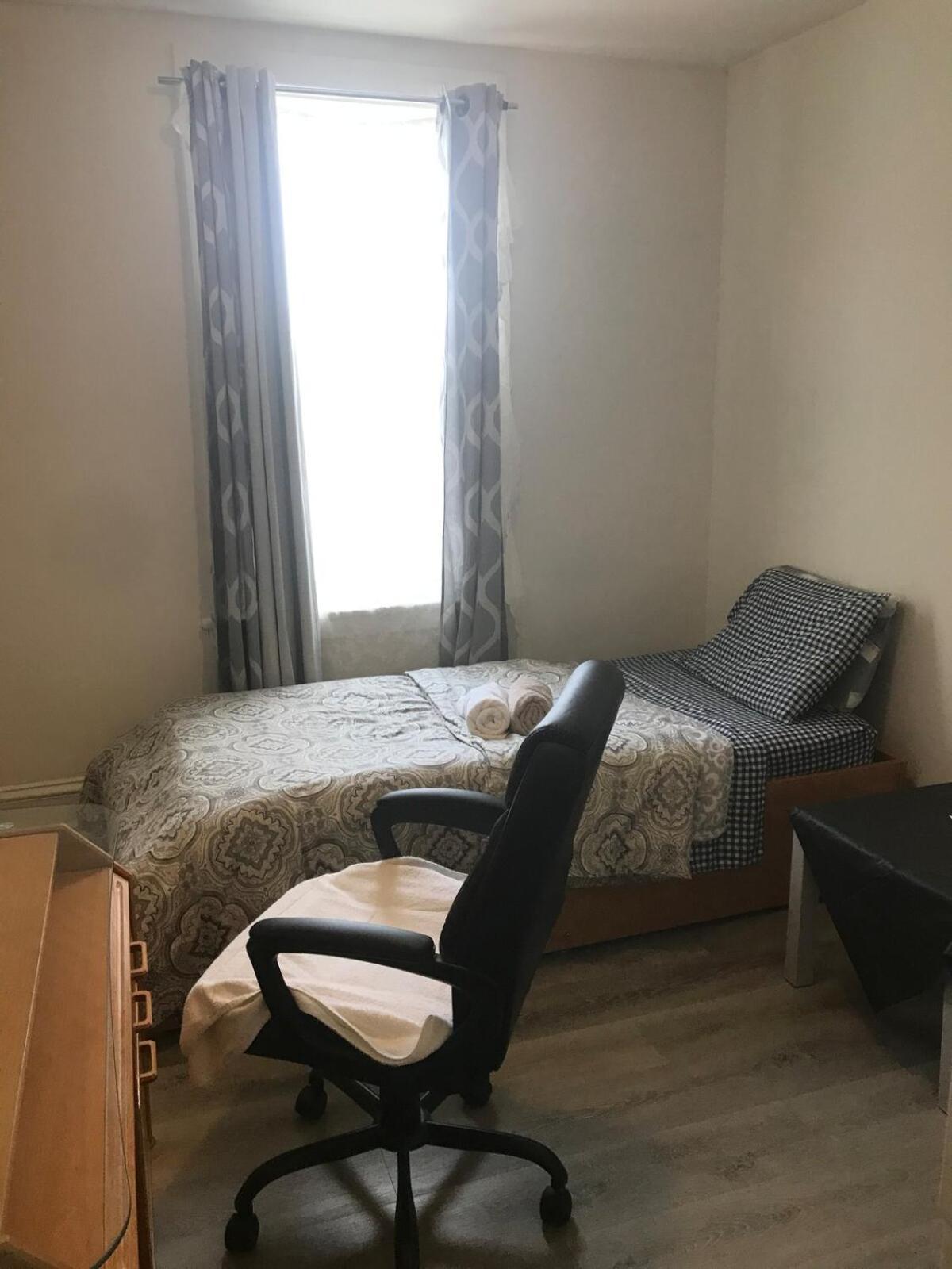 Private Room Steps To University Of Ottawa Downtown Екстериор снимка