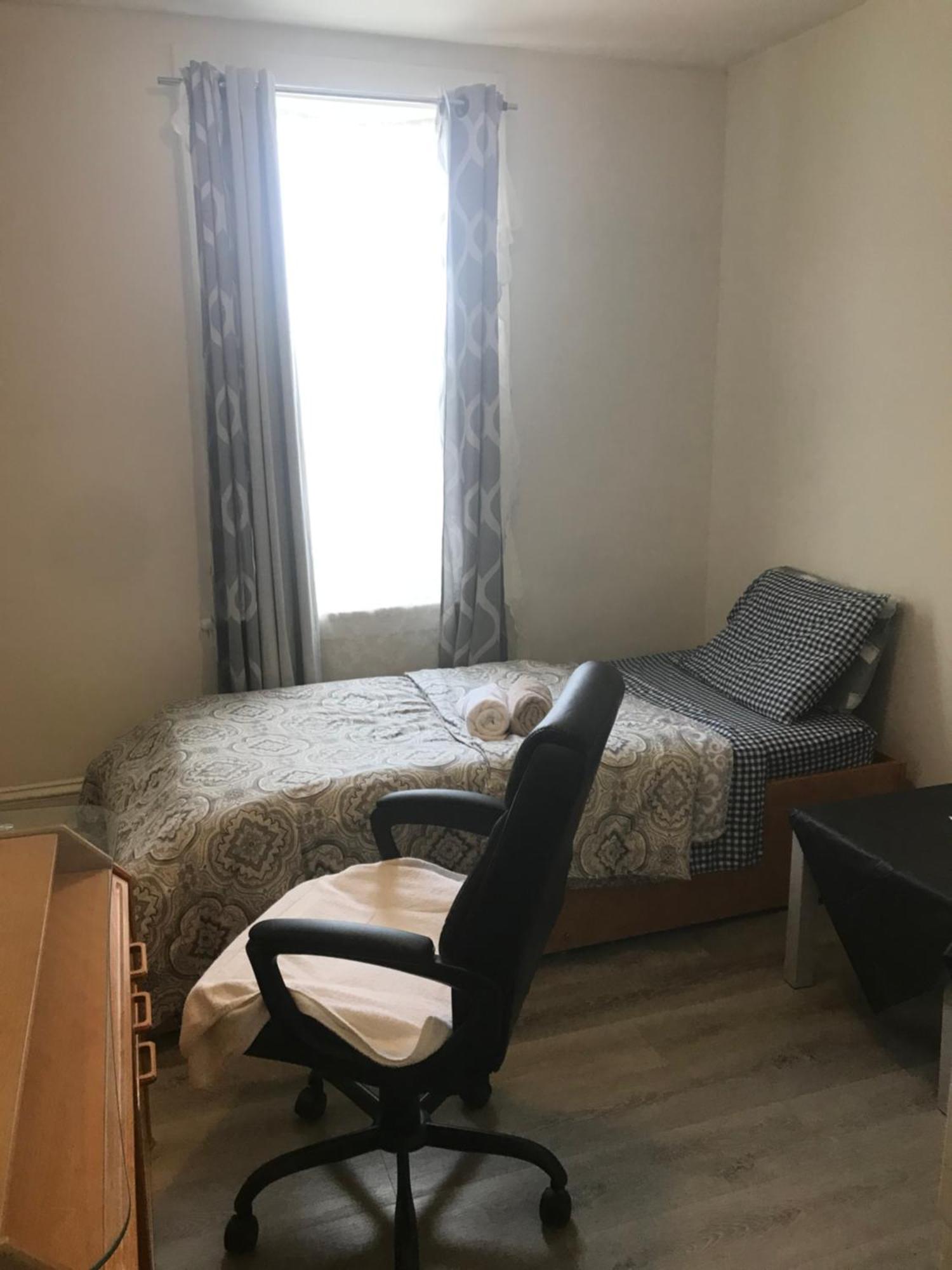 Private Room Steps To University Of Ottawa Downtown Екстериор снимка